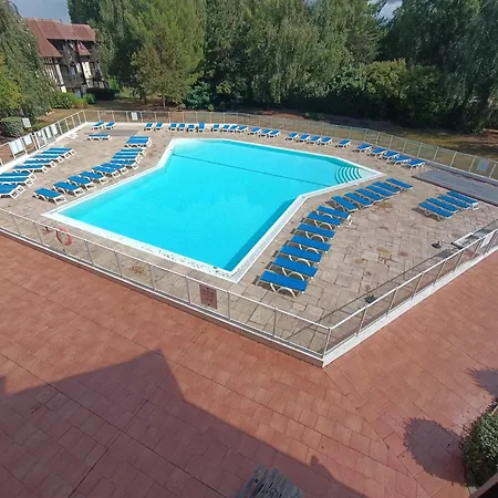 Rez-de-chaussee, Parking Gratuit, Piscine Chauffee Apartman
