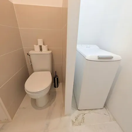 Apartman Rez-de-chaussee, Parking Gratuit, Piscine Chauffee