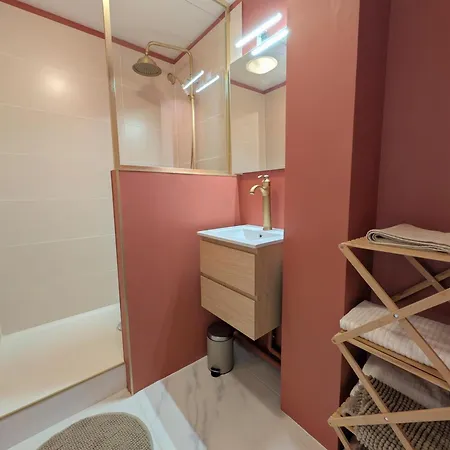 Rez-de-chaussee, Parking Gratuit, Piscine Chauffee Apartman