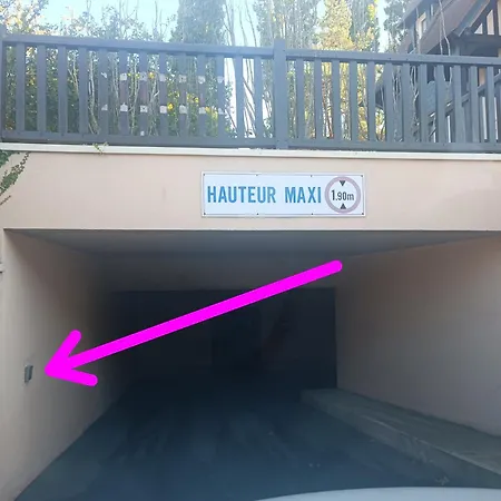 Rez-de-chaussee, Parking Gratuit, Piscine Chauffee Apartman